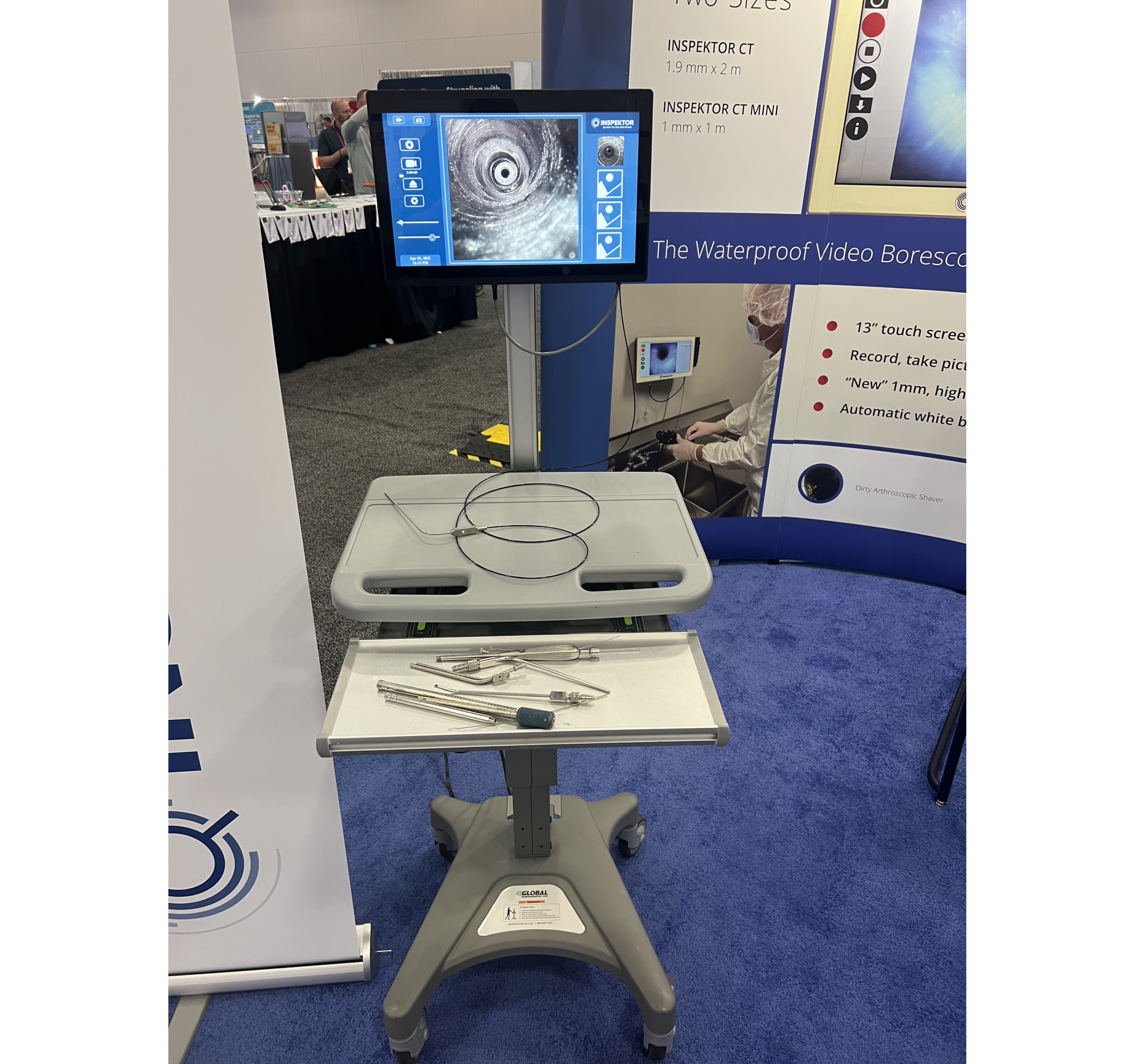 Endoscope monitor with surgical instruments